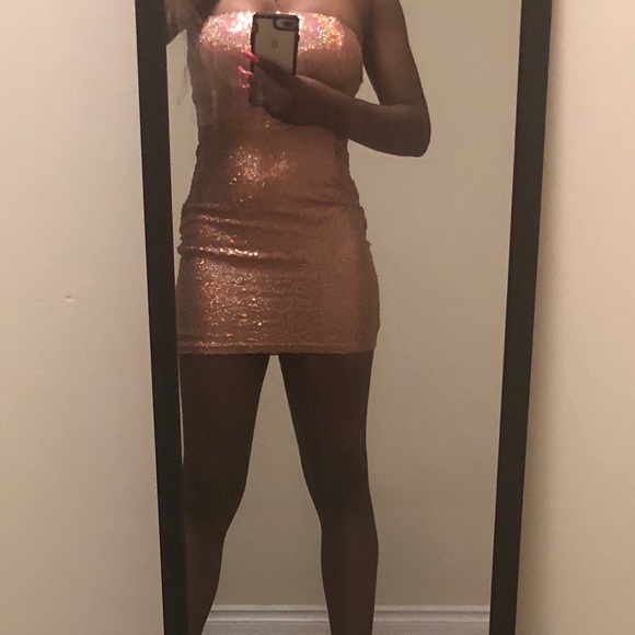 Beautiful strapless sequin dress - Picture 3 of 5